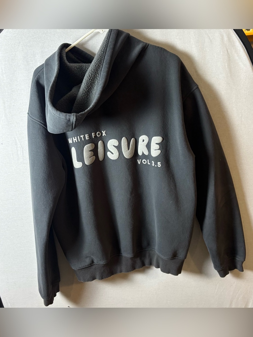 White Fox Leisure Vol 3.5 Hoodie Sweatshirt M/L